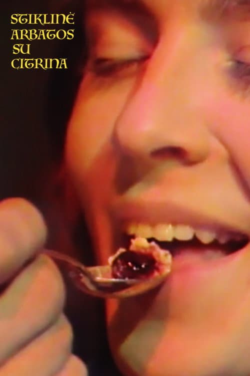 Стакан чая с лимоном